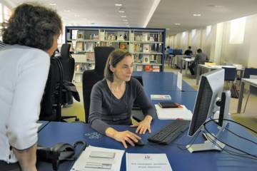 Renseignements dans une bibliothèque universitaire